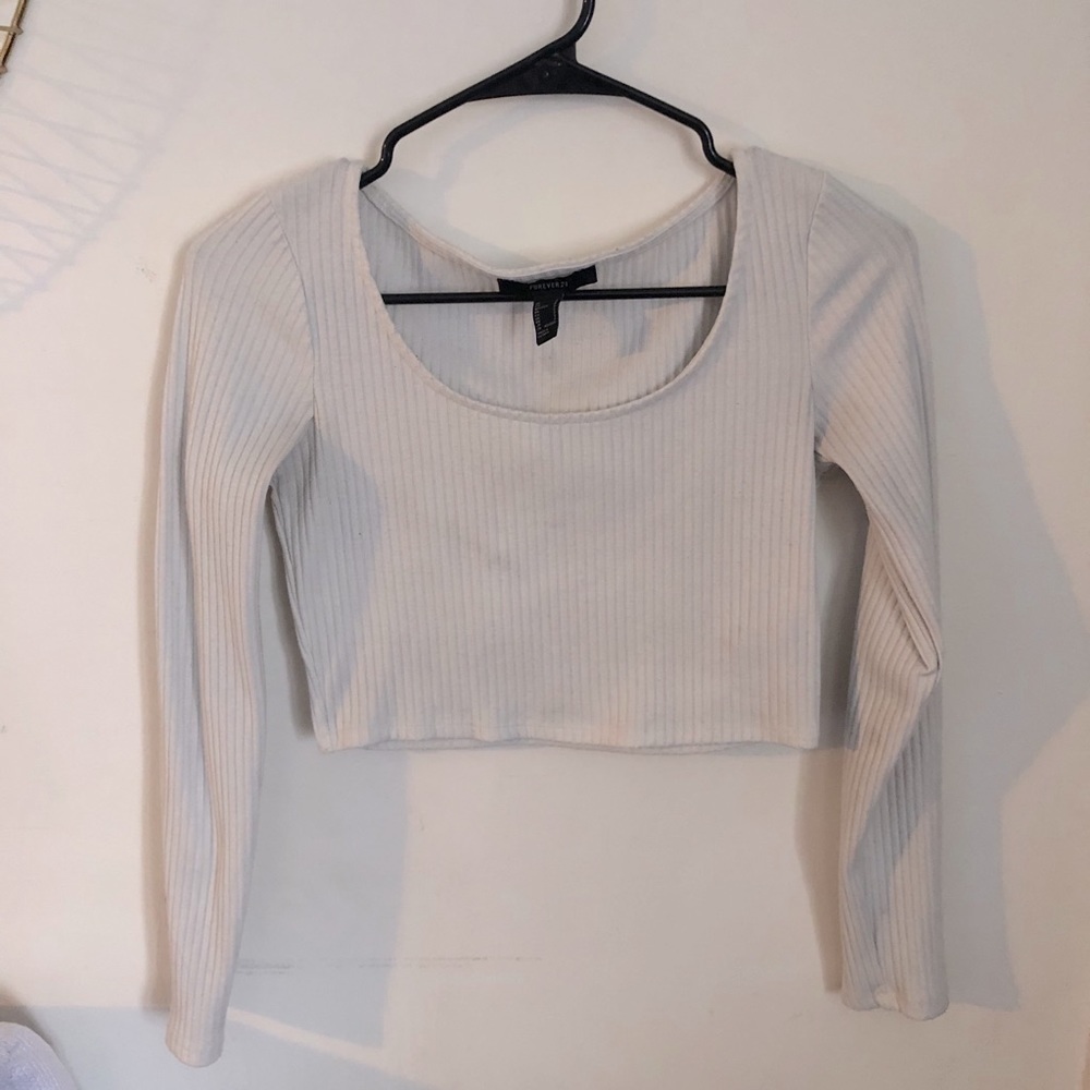 Long-sleeved White Crop Top
